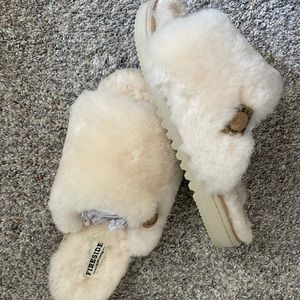 DEARFOAMS Brand New 100% Genuine Shearling Slide 8M Natural Color